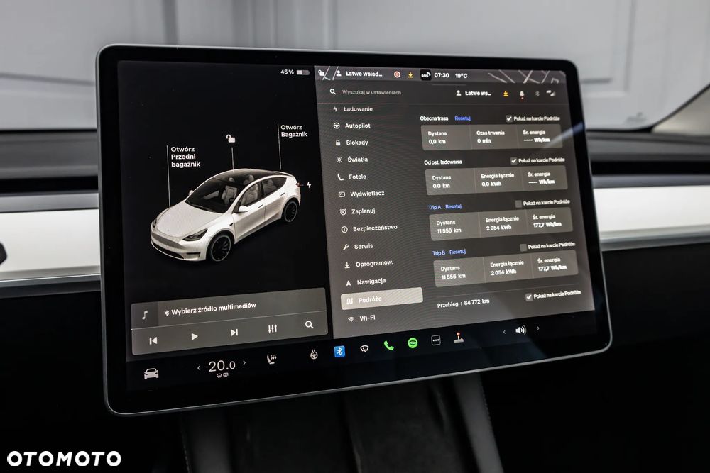 Tesla Model Y - 28