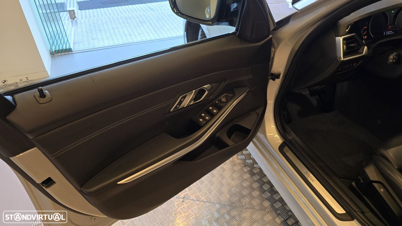 BMW 320 d Line Sport Shadow Auto - 37