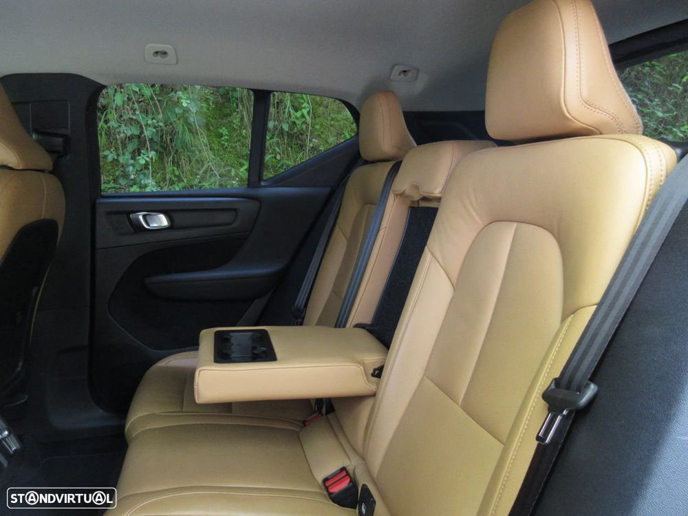 Volvo XC 40 2.0 D3 Momentum Plus Geartronic - 51