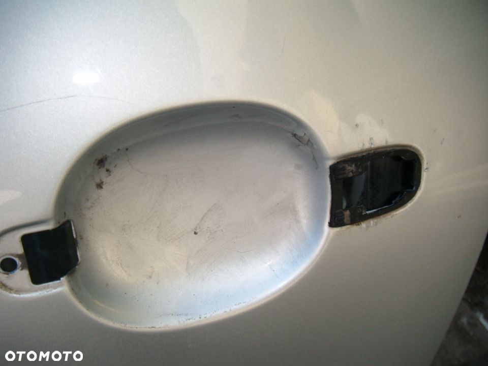 VW POLO 9N 3d drzwi lewe gołe - 2
