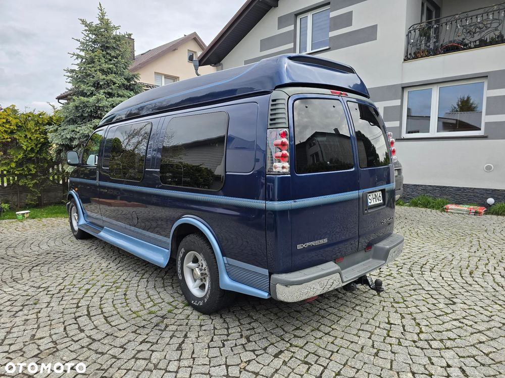Chevrolet Express - 3