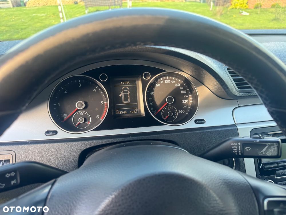 Volkswagen Passat - 15