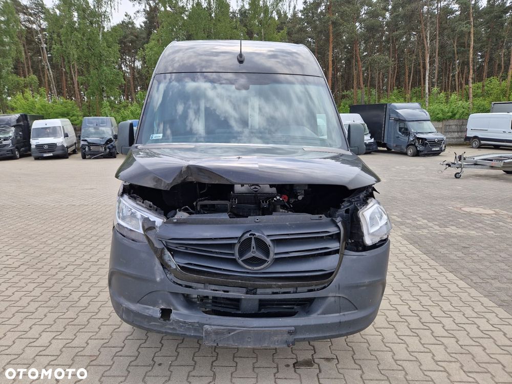 Mercedes-Benz Sprinter - 8