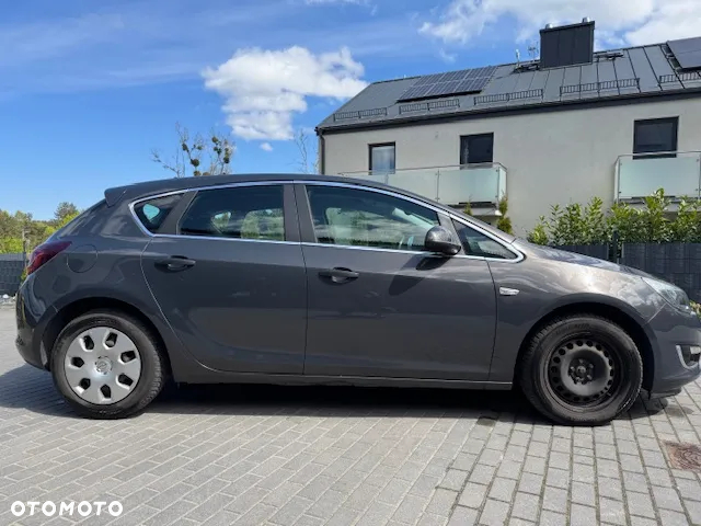 Opel Astra IV 1.4 T Cosmo - 13