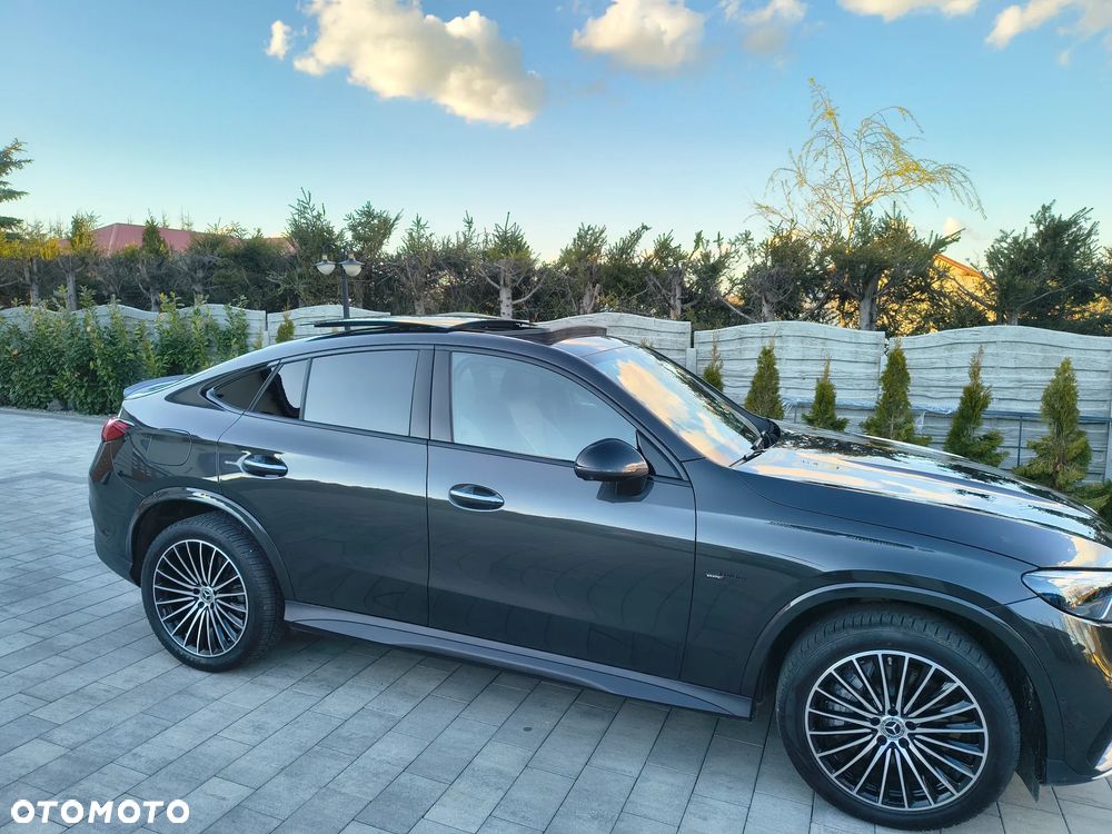 Mercedes-Benz GLC 300 4Matic 9G-TRONIC AMG Line Plus - 20