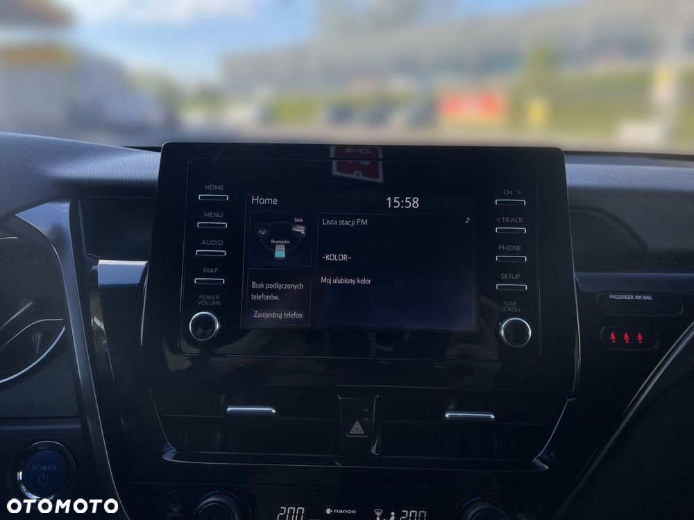 Toyota Camry - 18