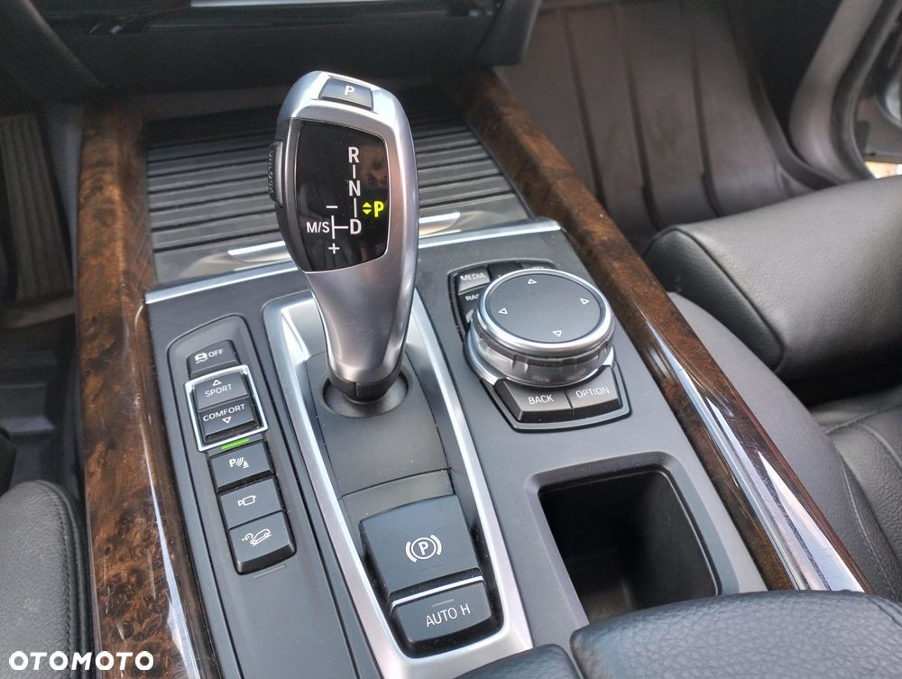 BMW X5 xDrive50i - 15
