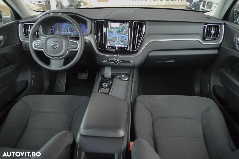 Volvo XC 60 B4 MHEV AT AWD Plus Dark - 20