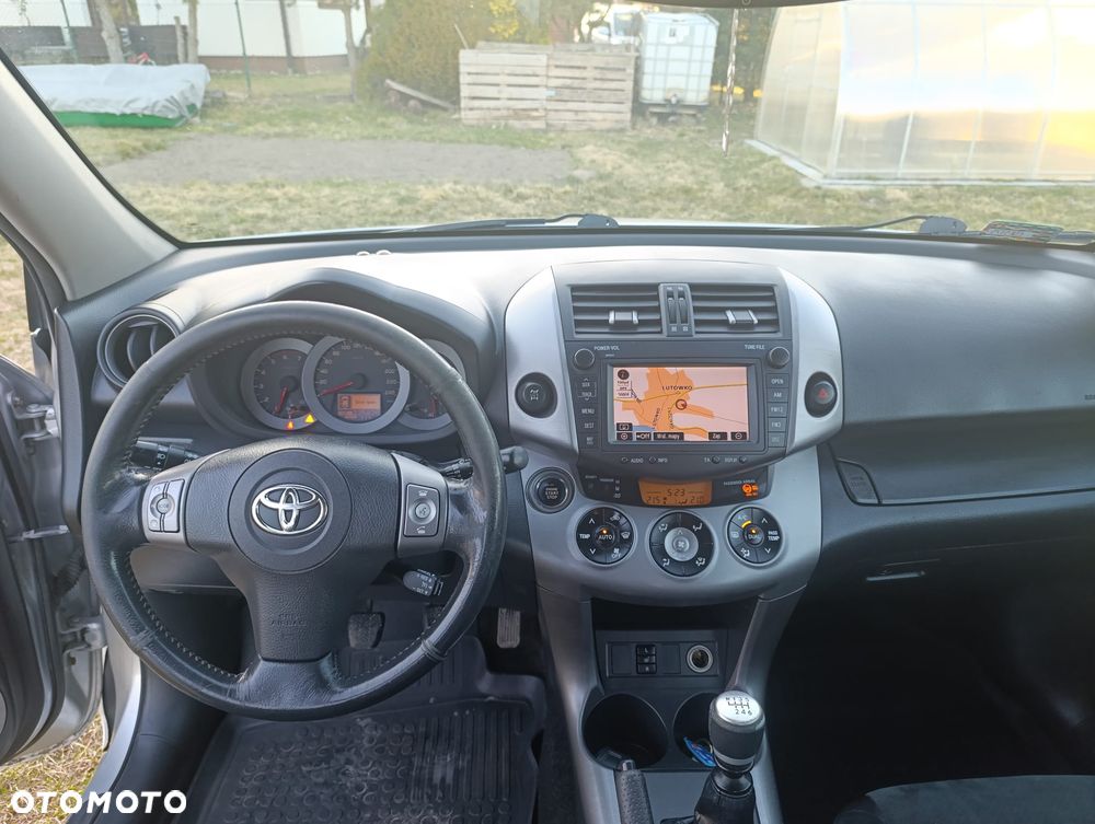 Toyota RAV4 2.2 D-4D Prestige - 8