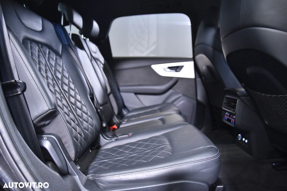 Audi Q7 - 12