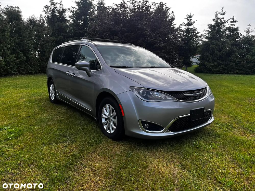 Chrysler Pacifica - 9