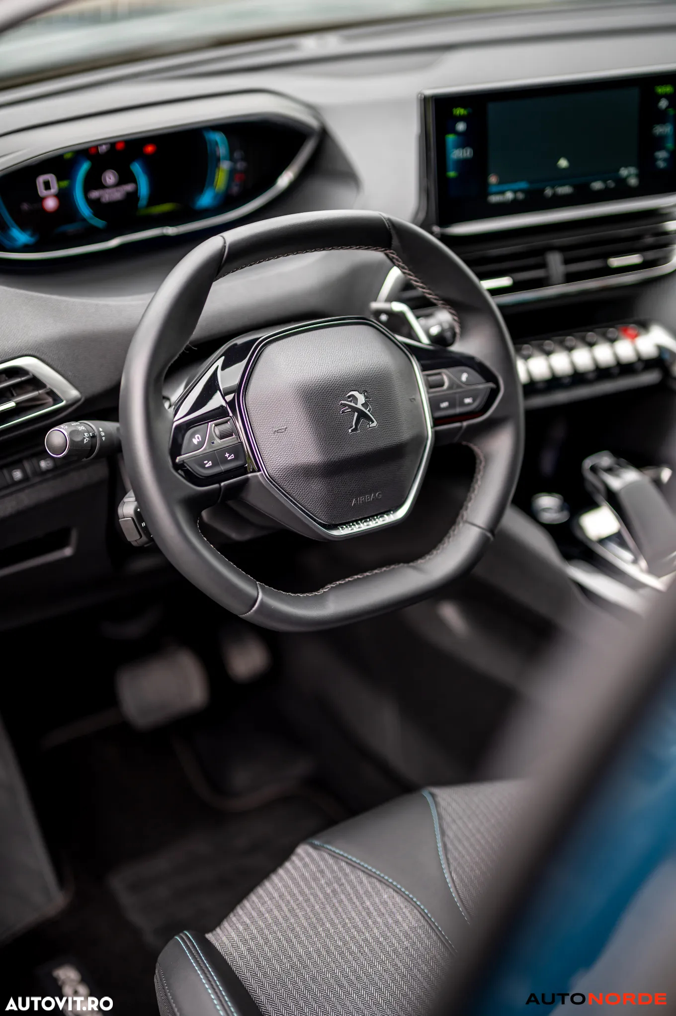 Peugeot 3008 Plug-In Hybrid 225 e-EAT8 Allure Pack - 10