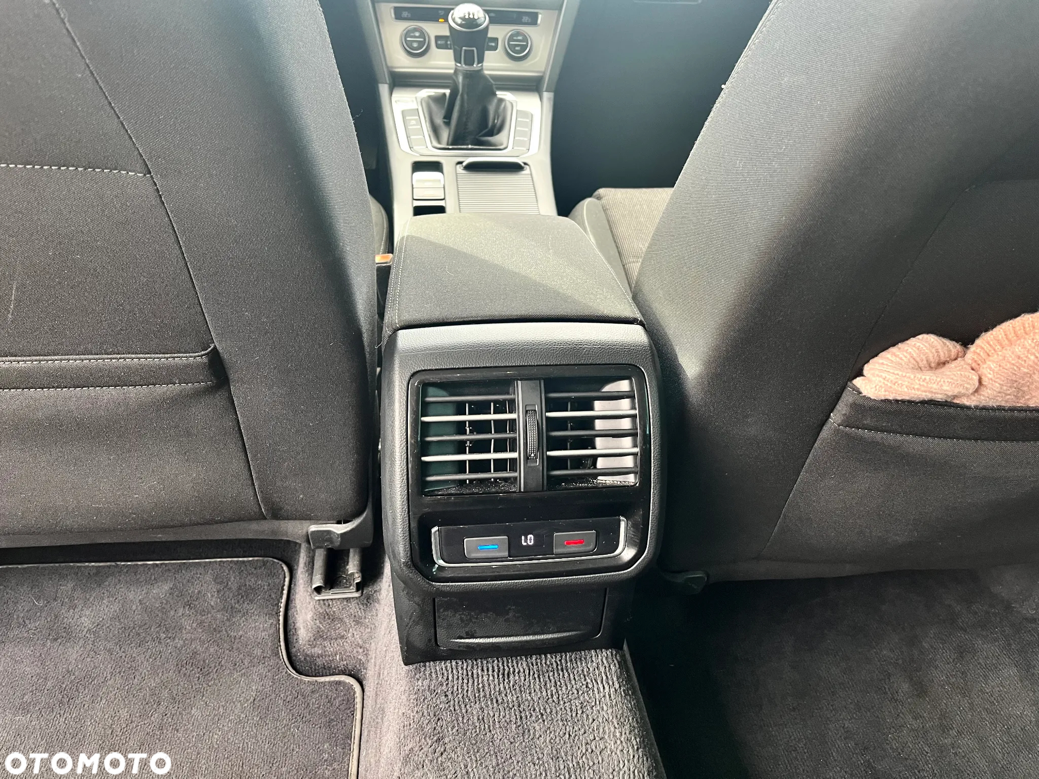 Volkswagen Passat Variant 1.6 TDI (BlueMotion Technology) Comfortline - 23