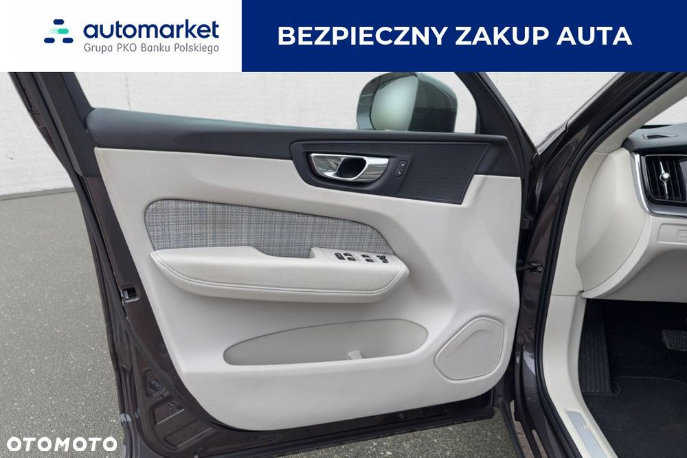 Volvo XC 60 B4 D Plus Dark - 10