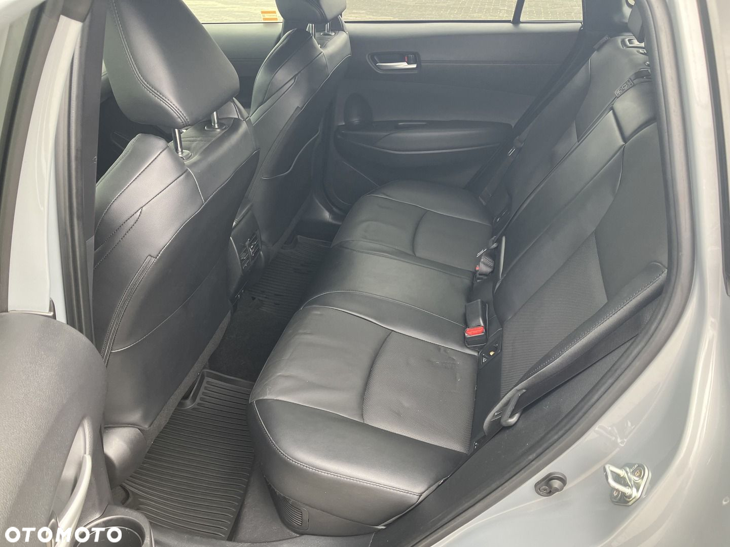 Toyota Corolla Cross 2.0 Hybrid Executive - 12