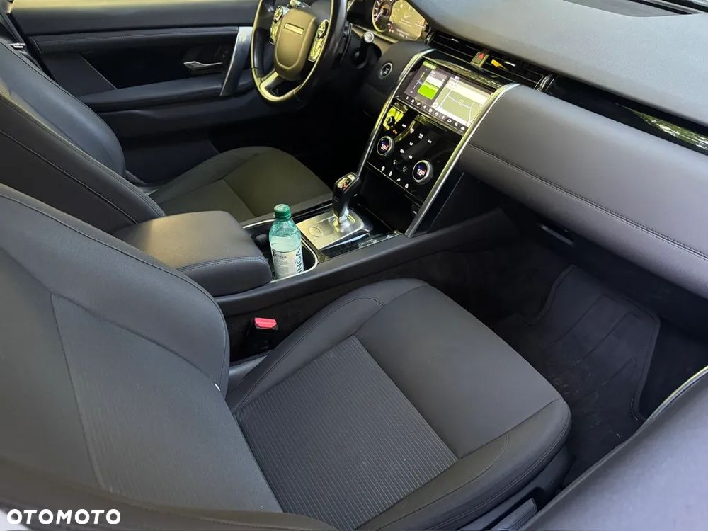 Land Rover Discovery Sport - 8