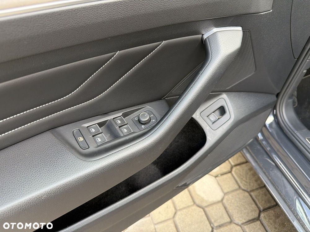 Volkswagen Passat - 15