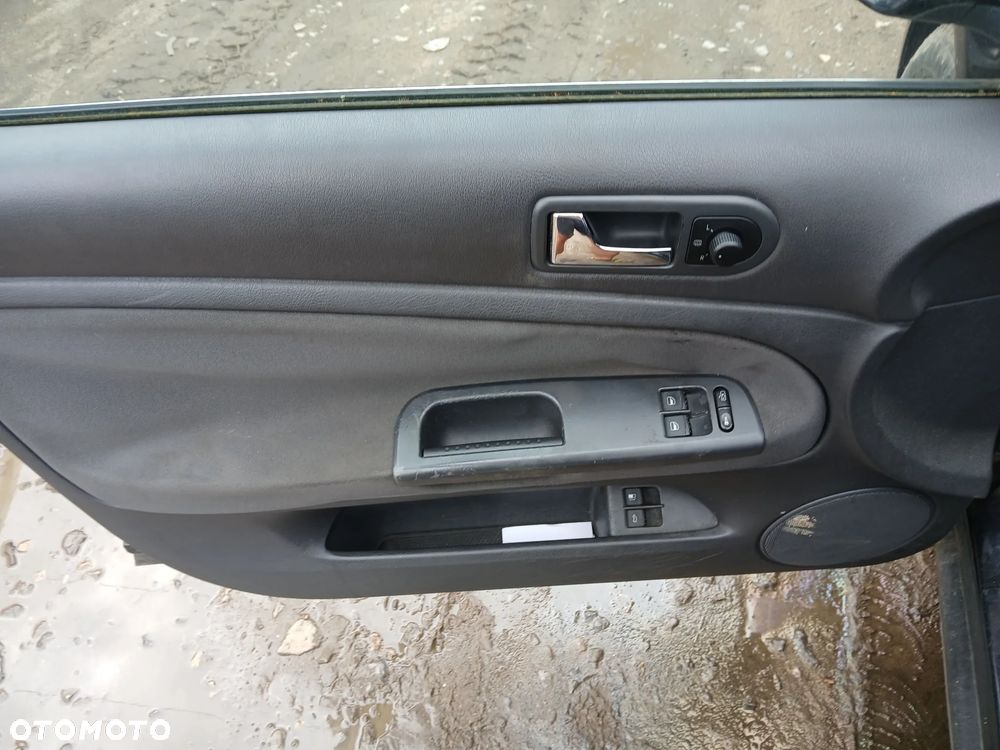 volkswagen passar B5 lift variant fotel fotele kanapa deska kokpit podsufitka boczek boczki klamka - 3
