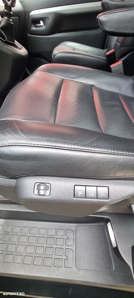 Peugeot Traveller L2H1 BlueHDI S&S Combispace Premium - 2