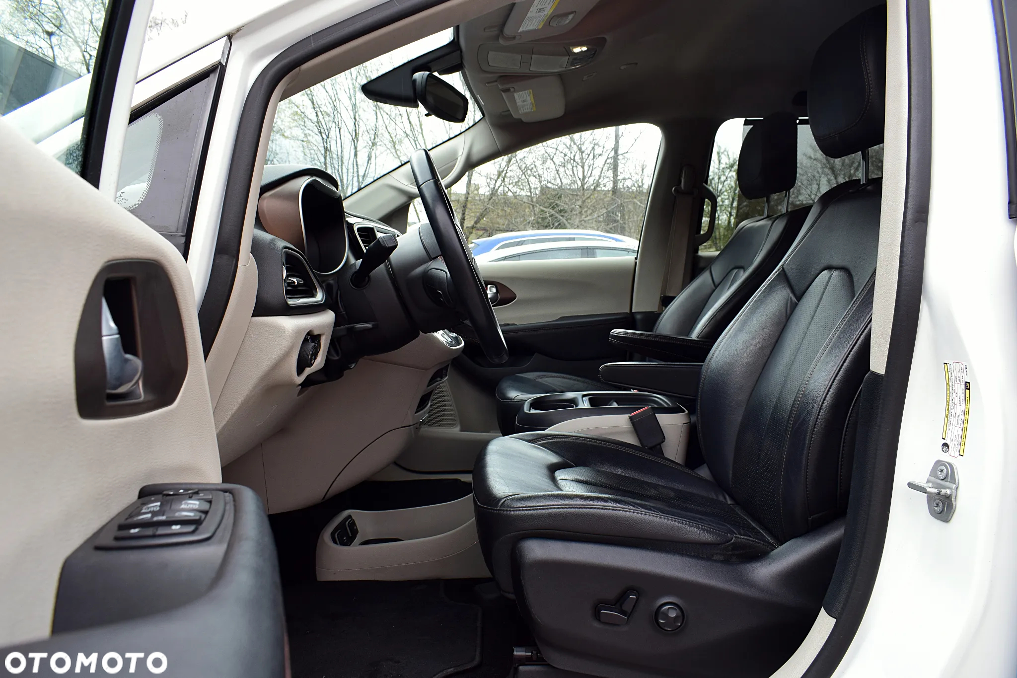 Chrysler Pacifica - 5