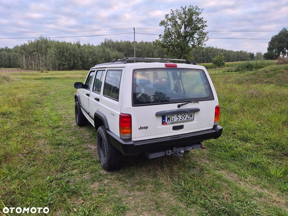 Jeep Cherokee - 4
