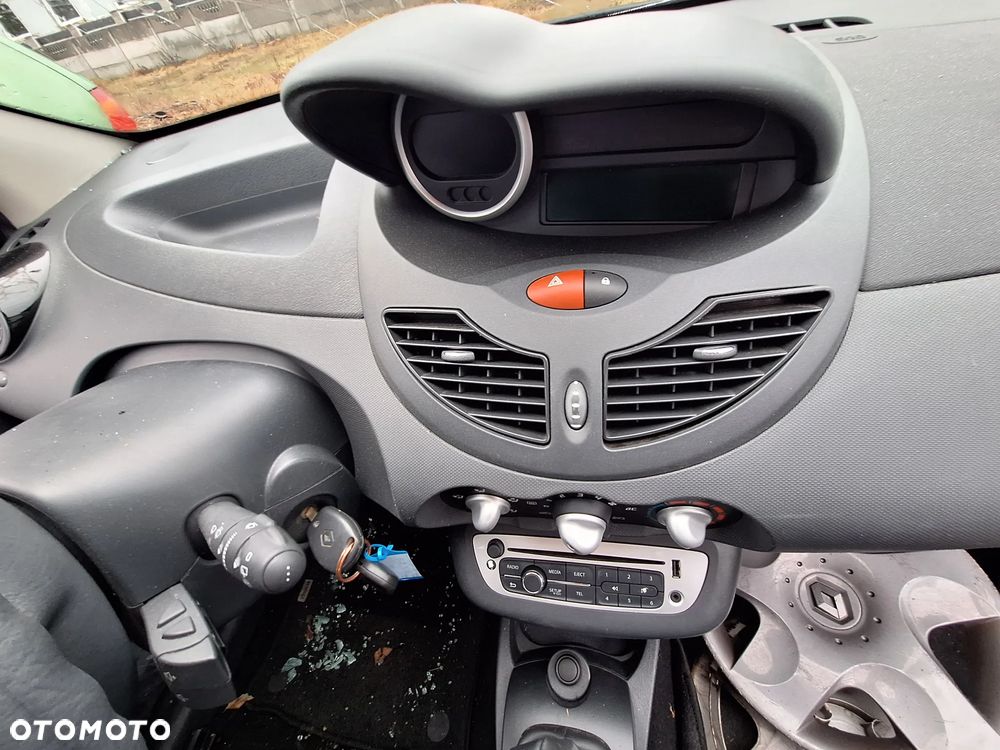 RENAULT TWINGO II lift KRATKA NAWIEWU ŚRODKOWA - 1