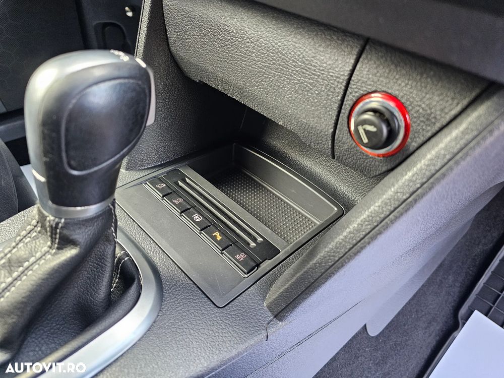 Volkswagen Touran 1.6 TDI DPF BlueMotion Technology DSG Cup - 12