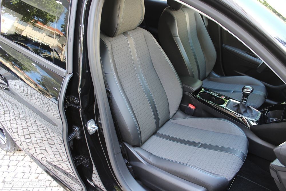 Peugeot 208 1.2 PureTech Allure - 23