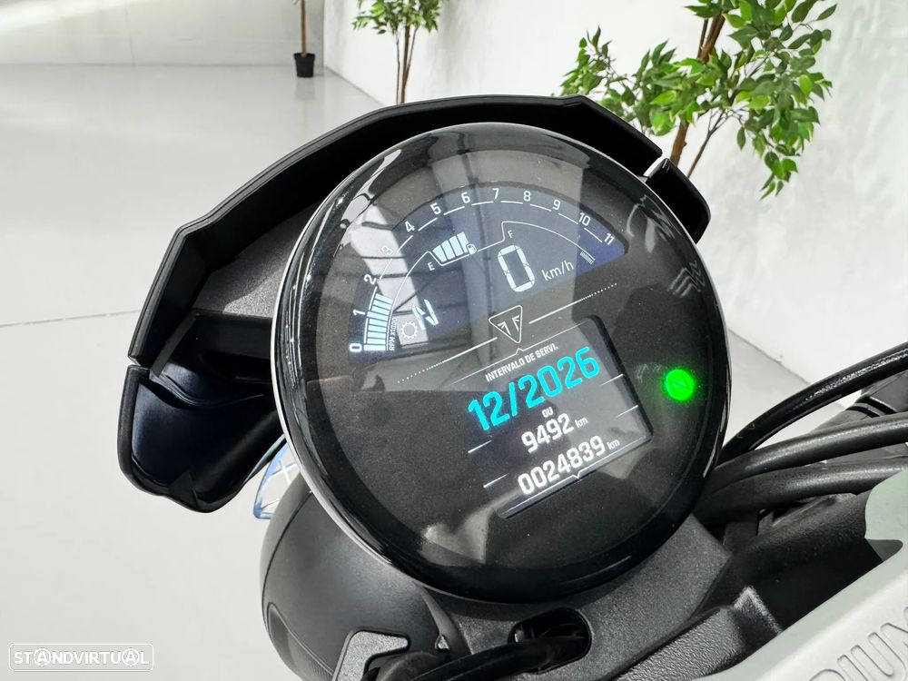 Triumph Trident - 17