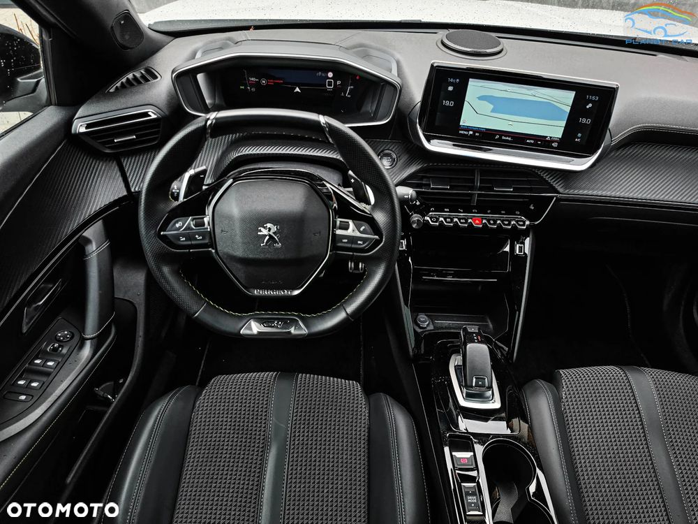 Peugeot 2008 PureTech 130 EAT8 GT - 21