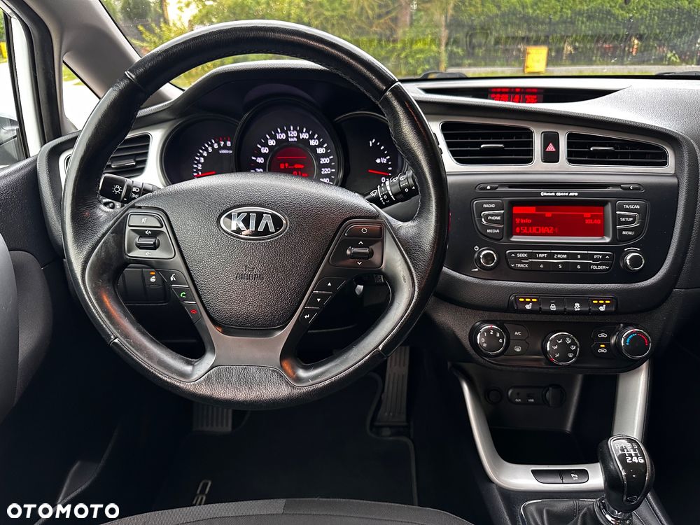 Kia Ceed 1.4 CVVT Dream Team Edition - 33
