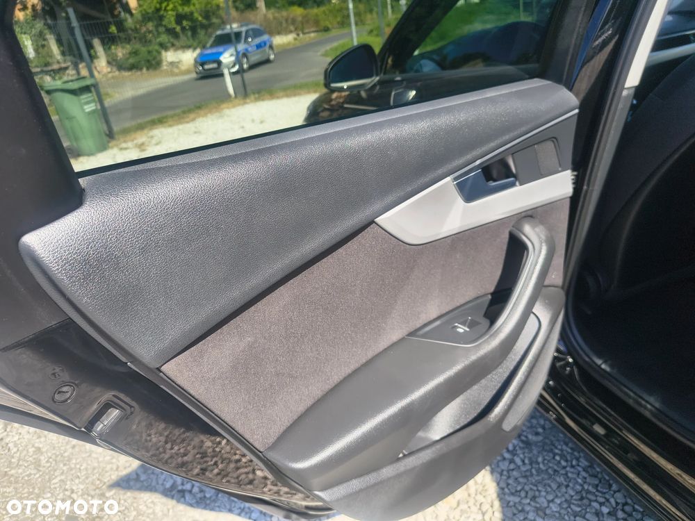 Audi A4 Avant 2.0 TDI DPF clean diesel Ambiente - 18