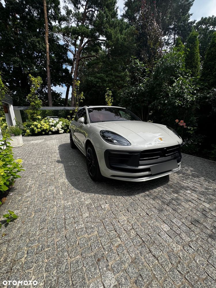 Porsche Macan - 1