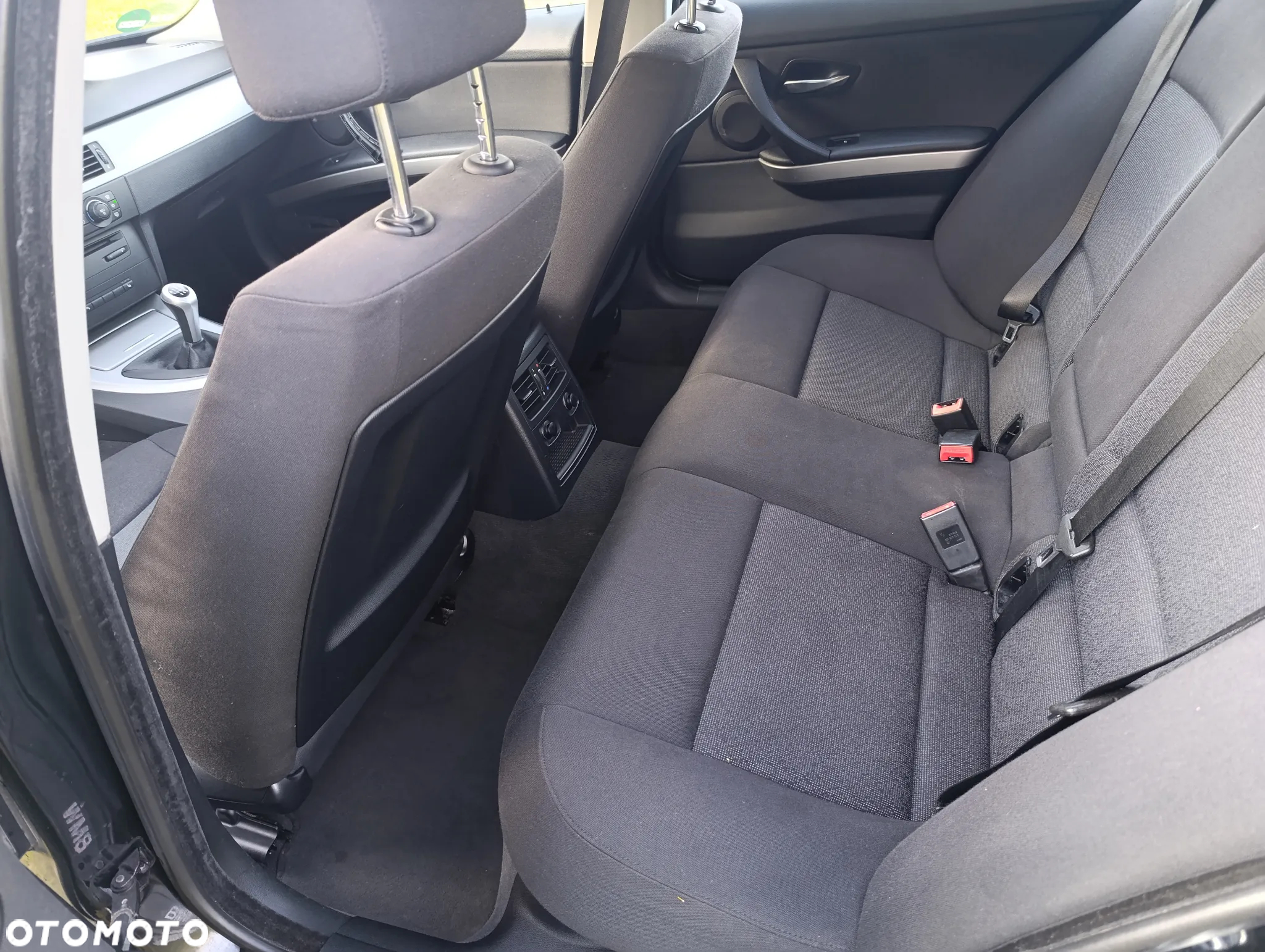 BMW Seria 3 320i Touring - 10