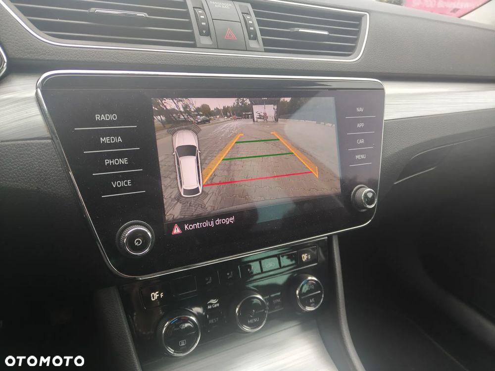 Skoda Superb 2.0 TDI SCR Style DSG - 17