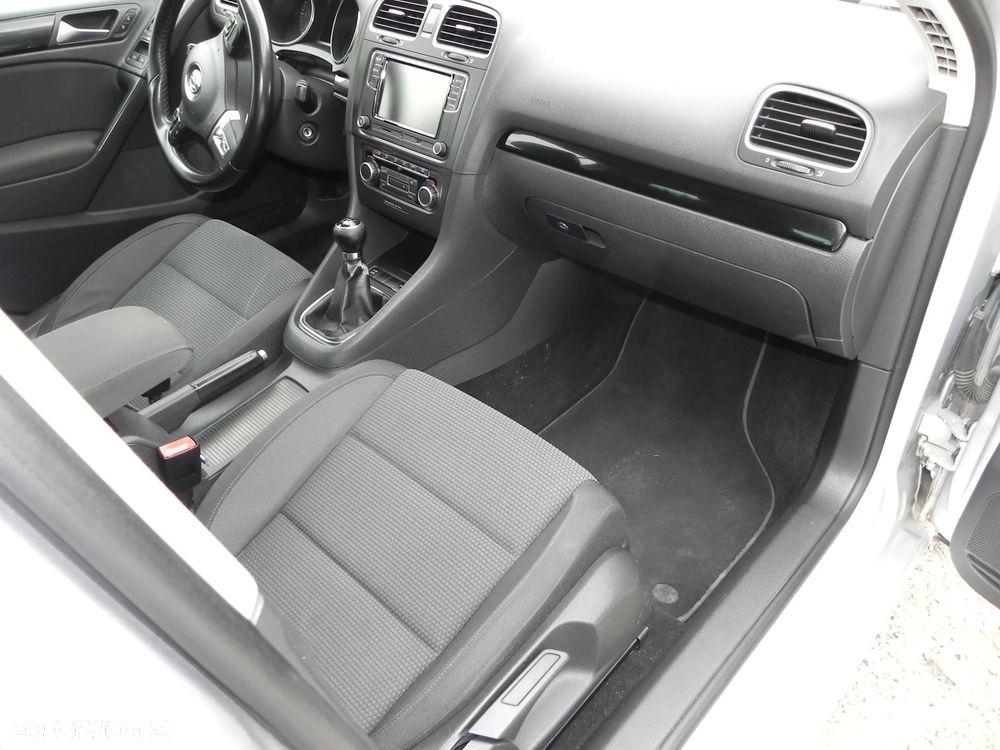 Volkswagen Golf 2.0 TDI Comfortline - 32
