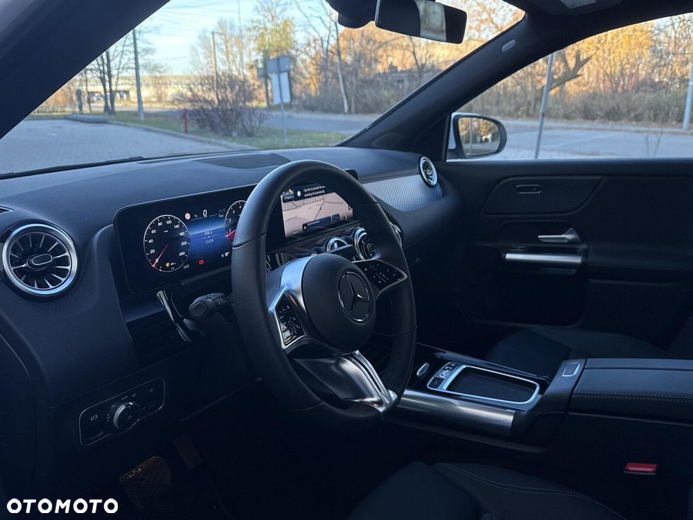 Mercedes-Benz GLA - 14
