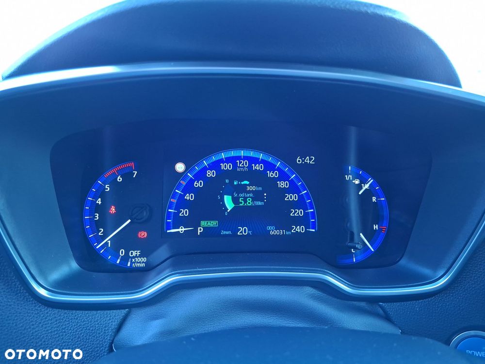 Toyota Corolla 1.8 Hybrid Comfort - 24
