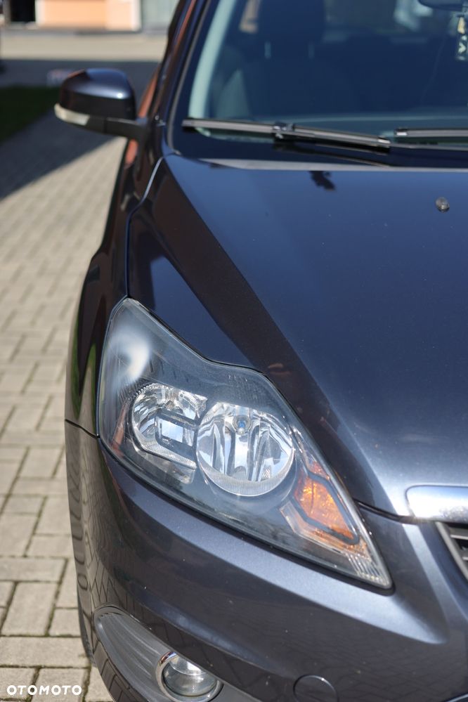 Ford Focus 1.8 Titanium - 6