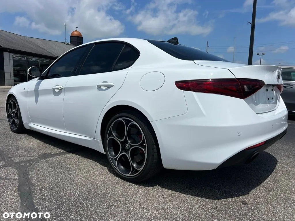 Alfa Romeo Giulia 2.0 Turbo 16V AT8 Veloce Ti - 2