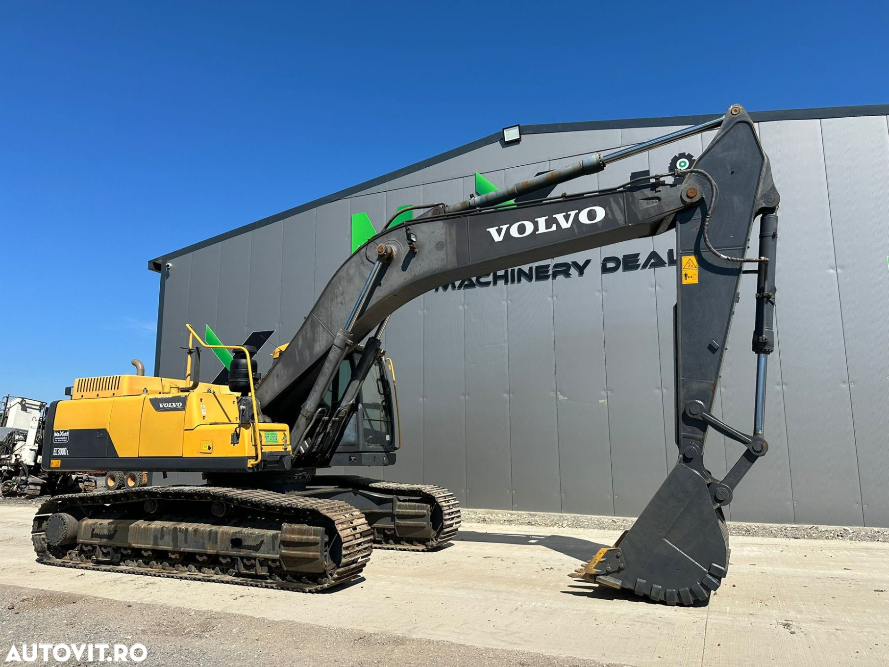 Volvo EC 300 DL Excavator - 10