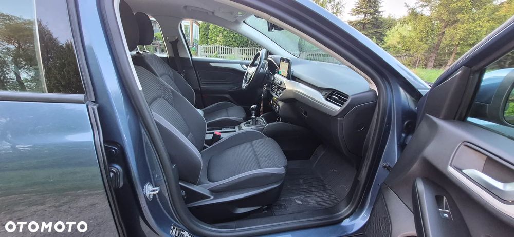 Ford Focus 1.0 EcoBoost Trend Edition - 11