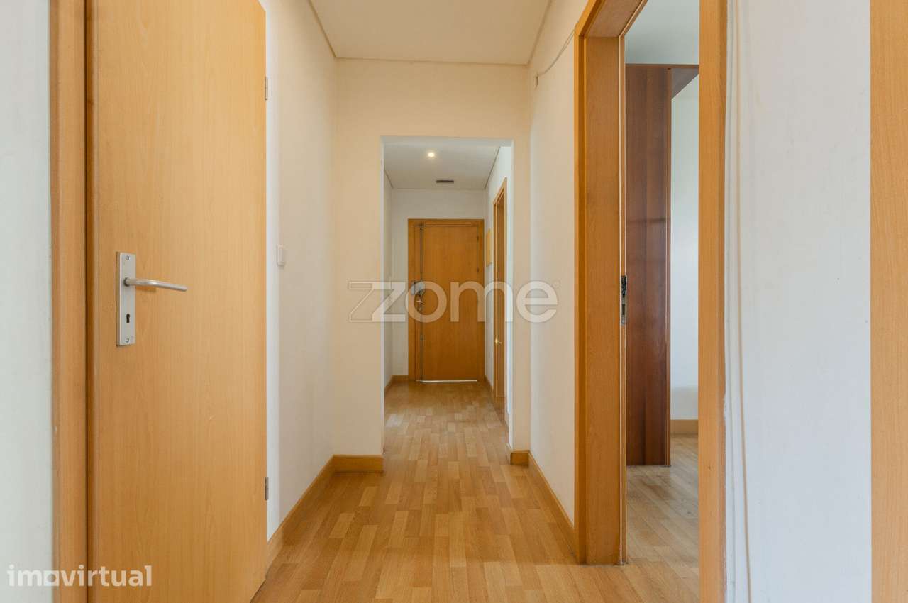 Apartamento T3 junto ao Lagoas Park – Porto Salvo - Grande imagem: 4/27