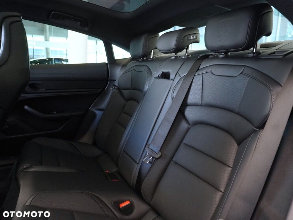 Porsche Taycan 105kWh 4 - 35