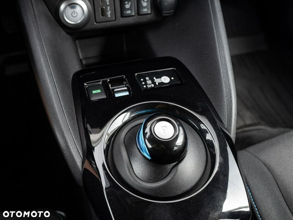 Nissan Leaf 40kWh N-Connecta - 16