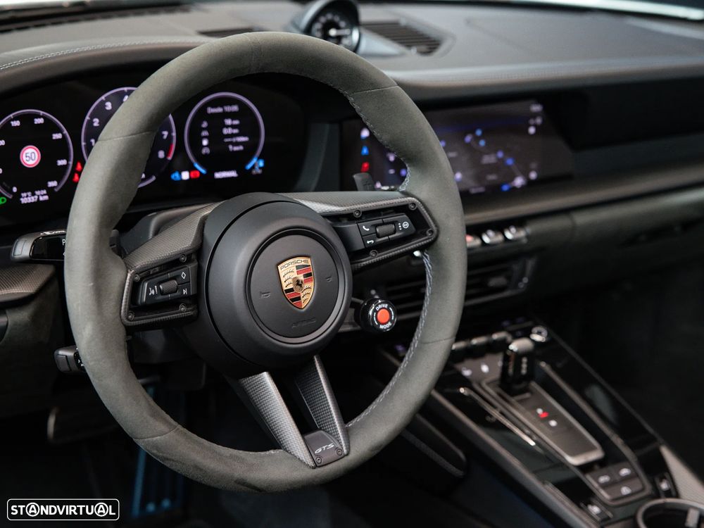 Porsche 911 (992) Carrera GTS - 40