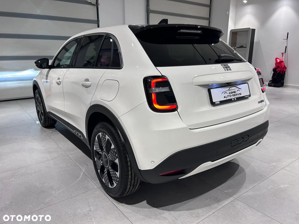 Fiat 600 1.2 Turbo eDCT - 13
