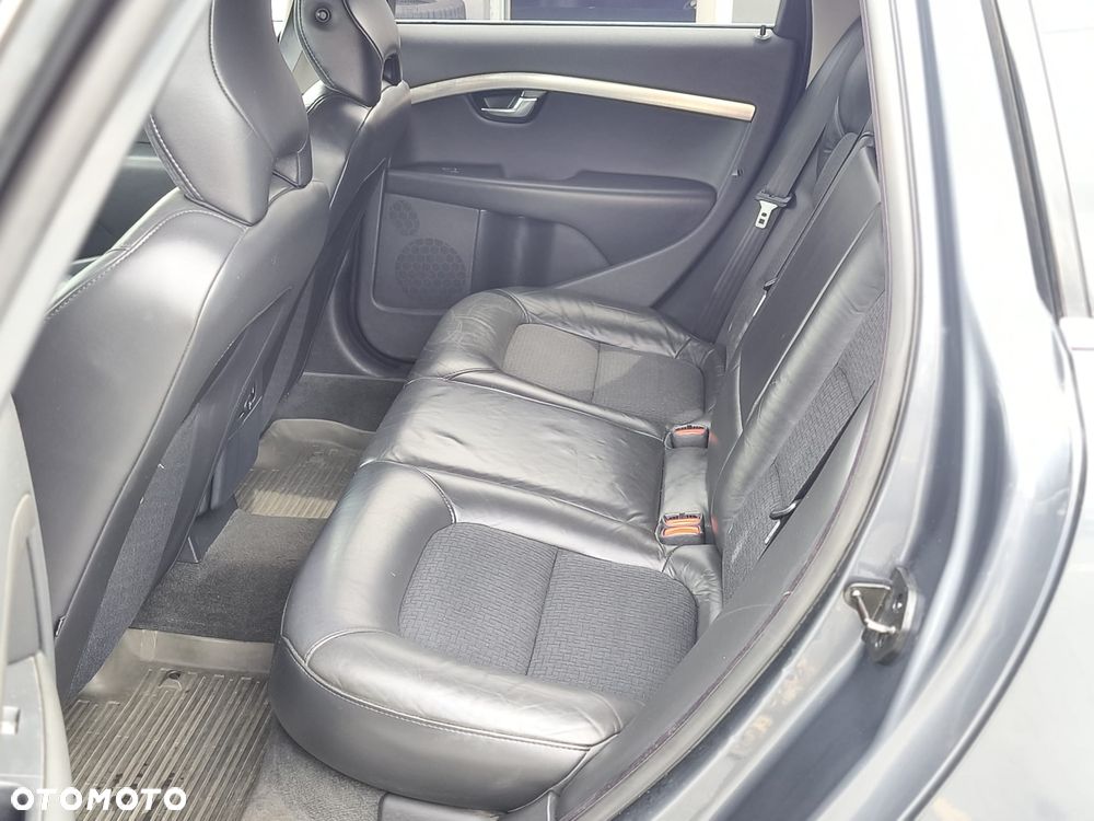 Volvo V70 D3 Momentum - 13
