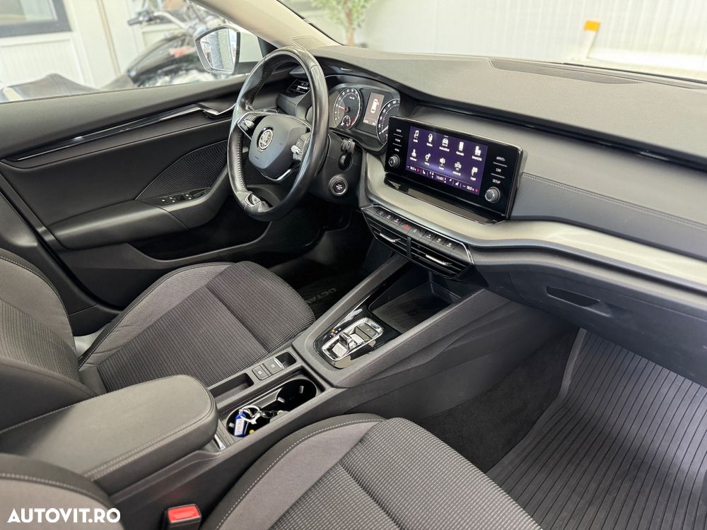 Skoda Octavia Combi 2.0 TDI DSG Ambition - 17