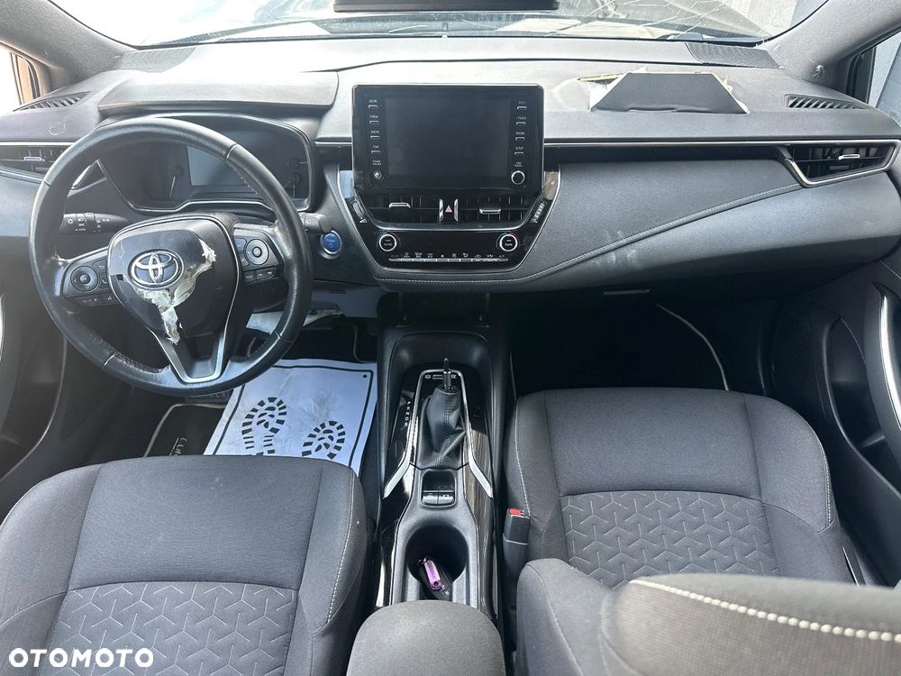 Toyota Corolla - 30